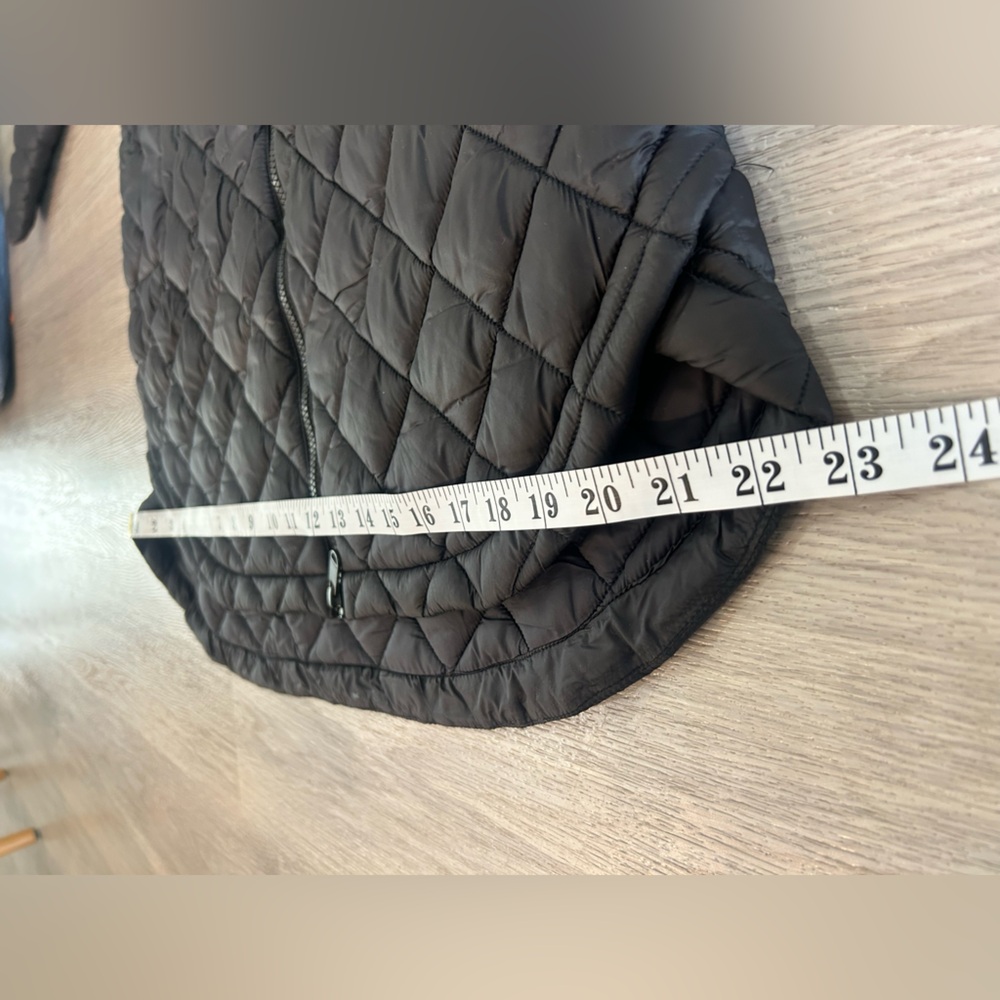 ATHLETA Whisper Black Quilted Puffer Jacket Parka. Size S *small flaw. - Picture 7 of 10